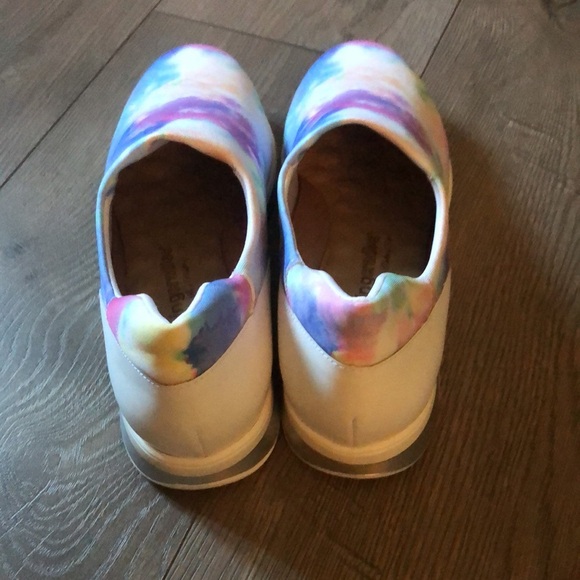 Walking cradles, tie-dye sneakers NWB - Picture 4 of 9